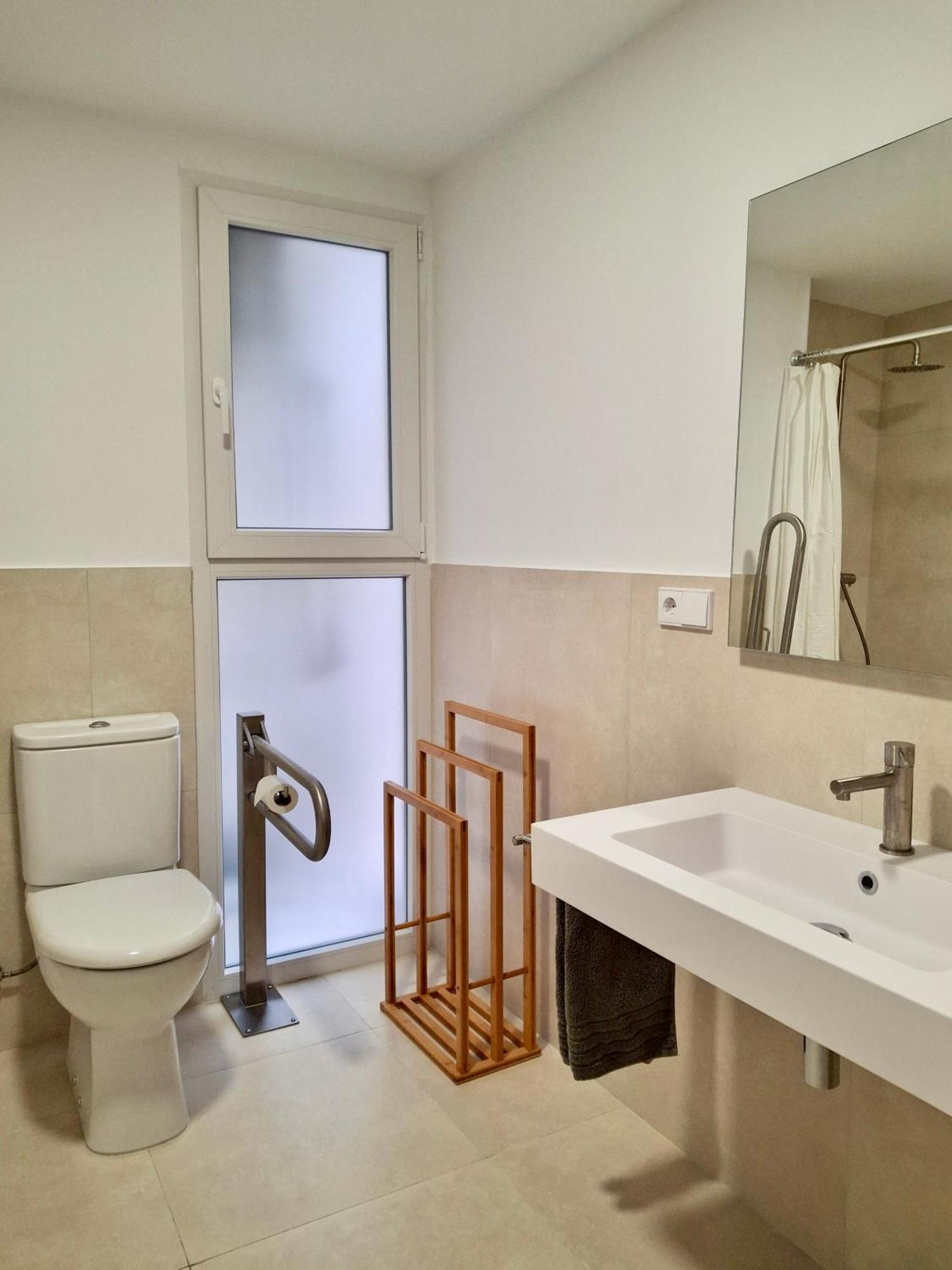 Bonito Apartamento De 2 Habitaciones Cerca De La Estacion Joaquin Sorolla Valencia Exteriör bild