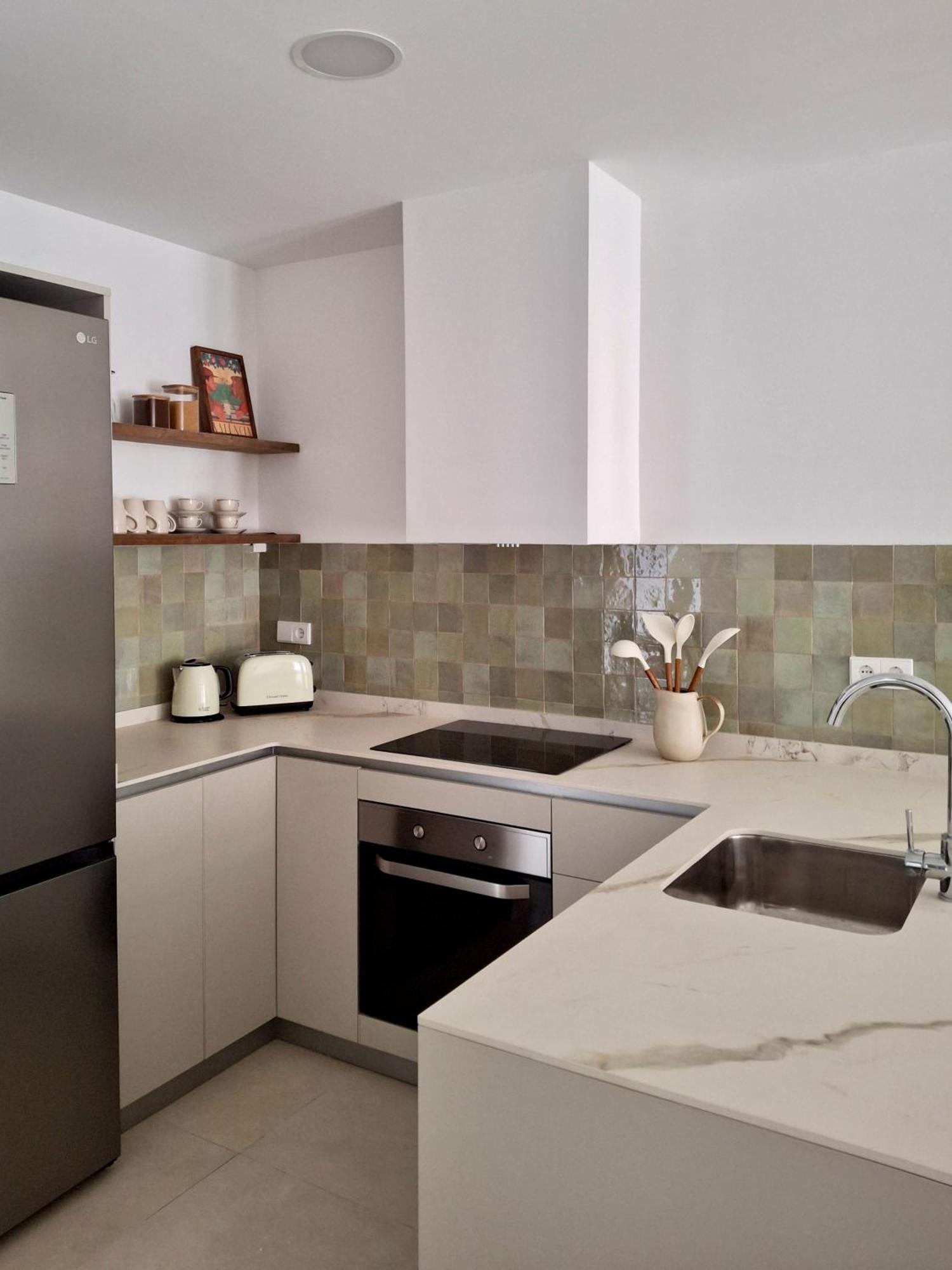 Bonito Apartamento De 2 Habitaciones Cerca De La Estacion Joaquin Sorolla Valencia Exteriör bild