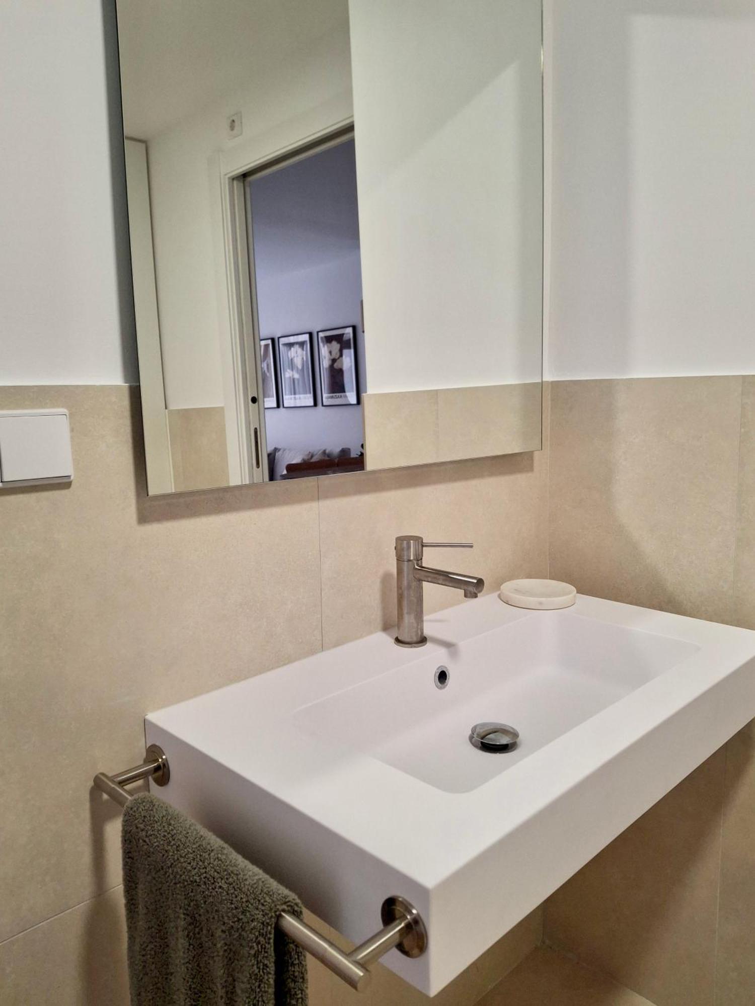 Bonito Apartamento De 2 Habitaciones Cerca De La Estacion Joaquin Sorolla Valencia Exteriör bild